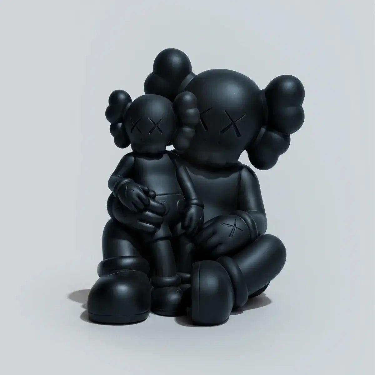 KAW-KAWS:HOLIDAY Changbai Mountain Figure (Black)