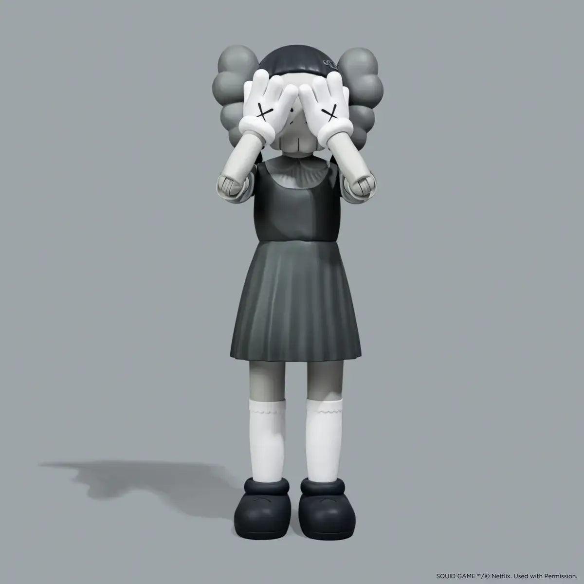 KAWS | YOUNG-HEE Figure (Grey),2024-2